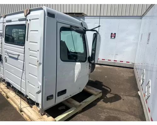 VOLVO VNL Cab Assembly