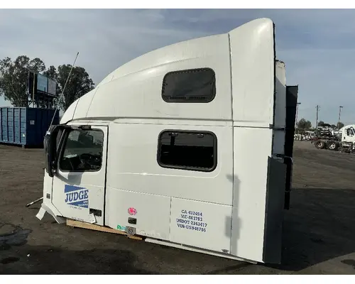 VOLVO VNL Cab Assembly
