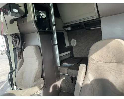 VOLVO VNL Cab Assembly