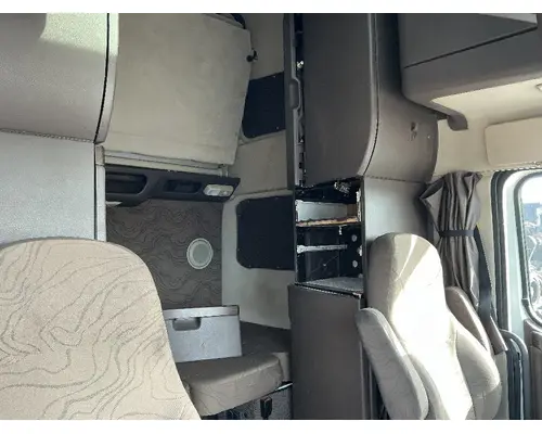 VOLVO VNL Cab Assembly