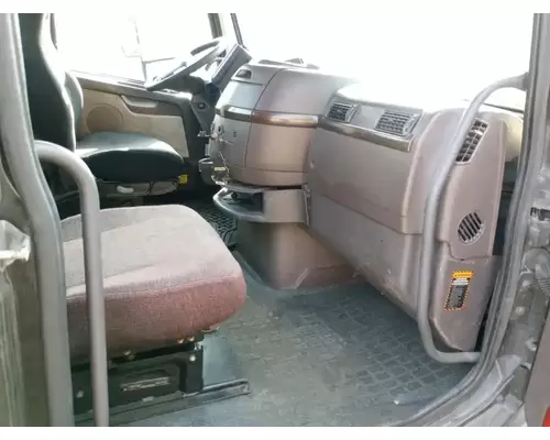 VOLVO VNL Cab Assembly
