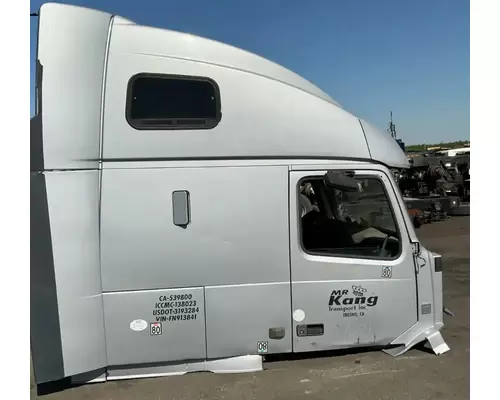 VOLVO VNL Cab Assembly