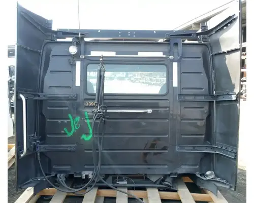 VOLVO VNL Cab Assembly
