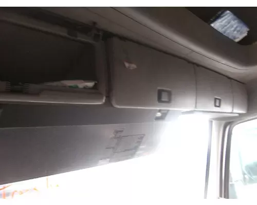 VOLVO VNL Cab Clip