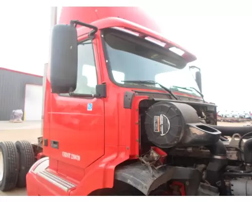 VOLVO VNL Cab Clip