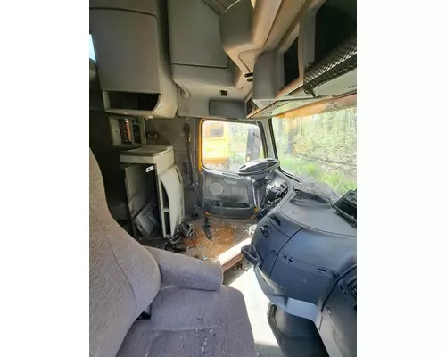 VOLVO VNL Cab Mount