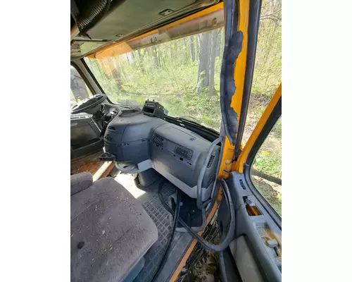 VOLVO VNL Cab Mount