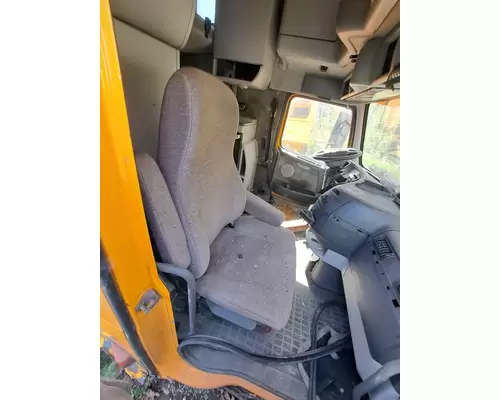 VOLVO VNL Cab Mount