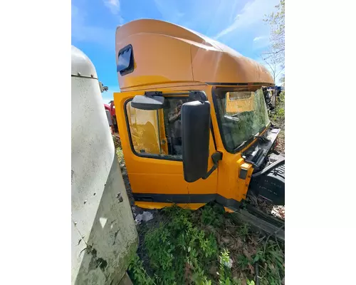 VOLVO VNL Cab Mount