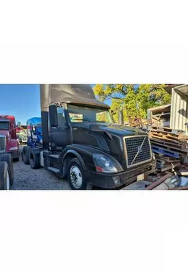 VOLVO VNL Cab
