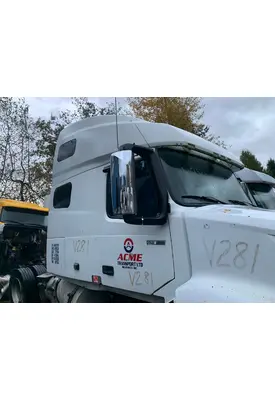 VOLVO VNL Cab