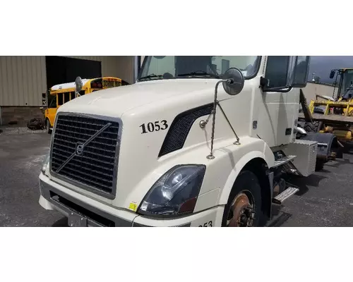 VOLVO VNL Cab