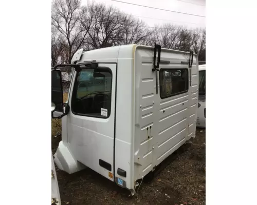 VOLVO VNL Cab