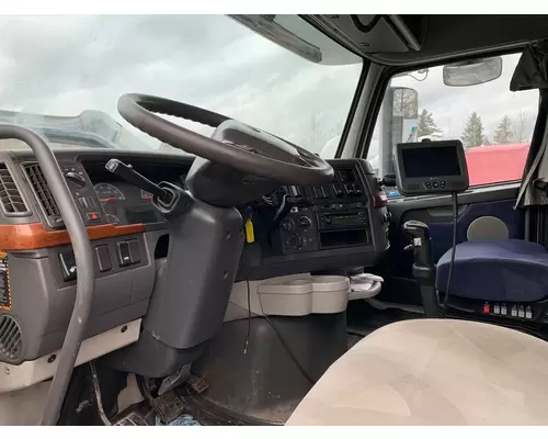 VOLVO VNL Cab