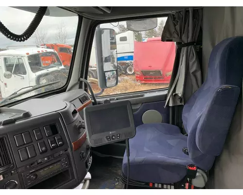 VOLVO VNL Cab