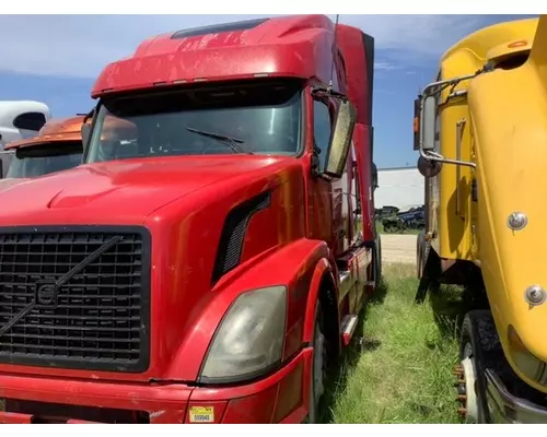 VOLVO VNL Cab