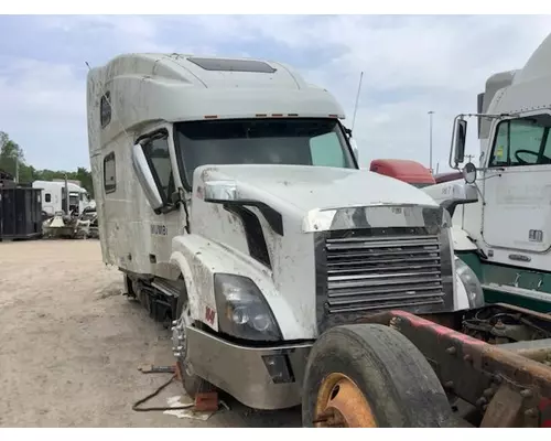 VOLVO VNL Cab