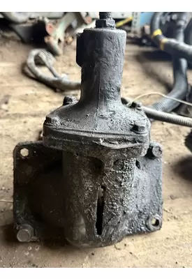 VOLVO VNL Clutch Slave Cylinder