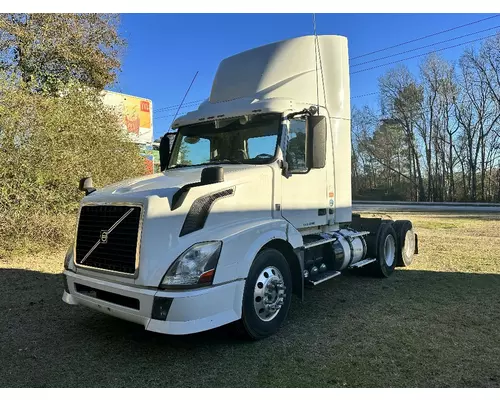 VOLVO VNL Complete Vehicle