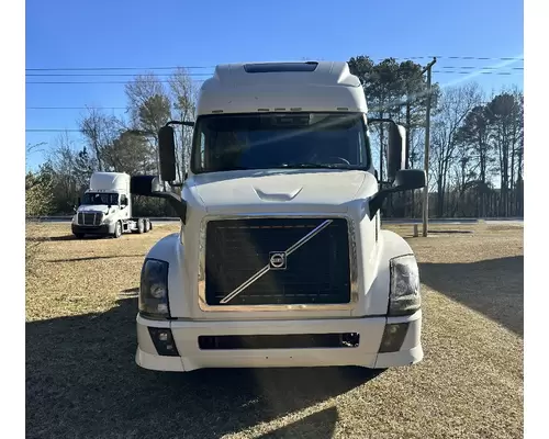 VOLVO VNL Complete Vehicle