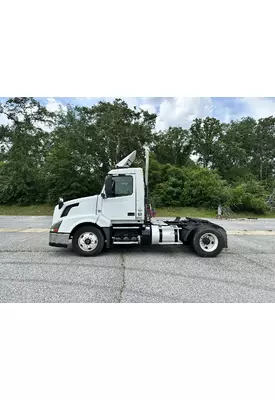 VOLVO VNL Complete Vehicle