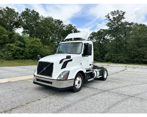 VOLVO VNL Complete Vehicle