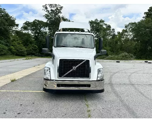 VOLVO VNL Complete Vehicle