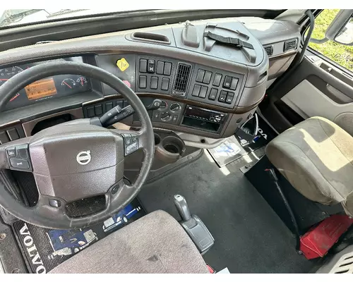 VOLVO VNL Complete Vehicle