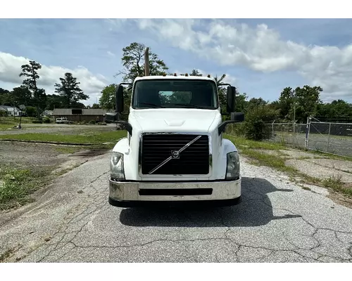 VOLVO VNL Complete Vehicle
