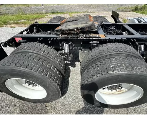VOLVO VNL Complete Vehicle