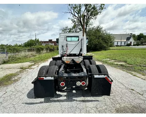 VOLVO VNL Complete Vehicle