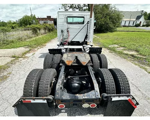VOLVO VNL Complete Vehicle