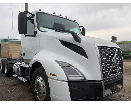 VOLVO VNL Complete Vehicle