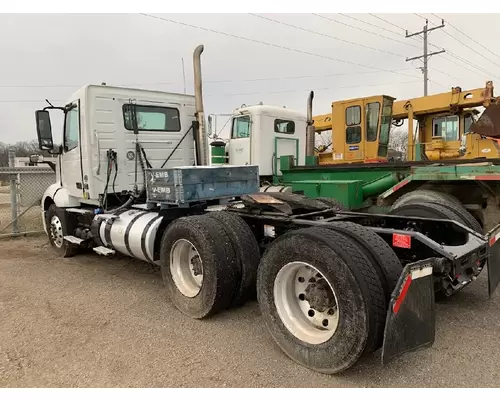 VOLVO VNL Complete Vehicle