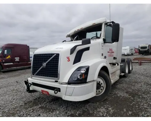 VOLVO VNL Complete Vehicle