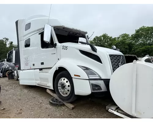 VOLVO VNL Complete Vehicle