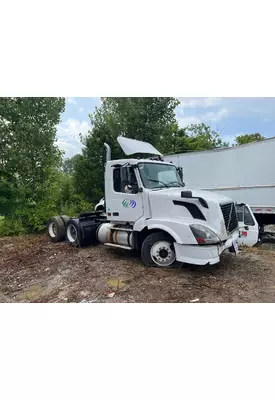 VOLVO VNL Complete Vehicle
