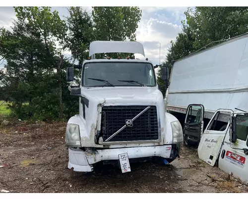 VOLVO VNL Complete Vehicle