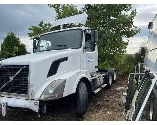 VOLVO VNL Complete Vehicle