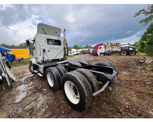VOLVO VNL Complete Vehicle