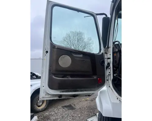 VOLVO VNL Complete Vehicle