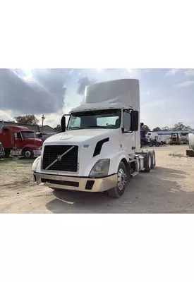 VOLVO VNL Complete Vehicle