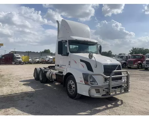 VOLVO VNL Complete Vehicle