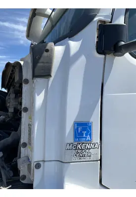 VOLVO VNL Cowl