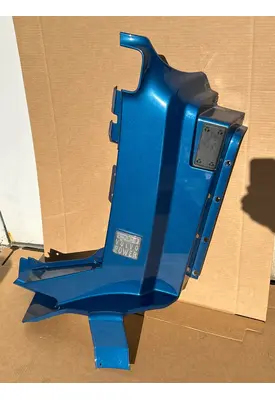 VOLVO VNL Cowl