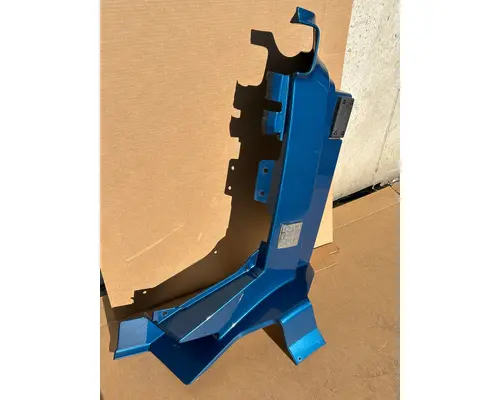 VOLVO VNL Cowl