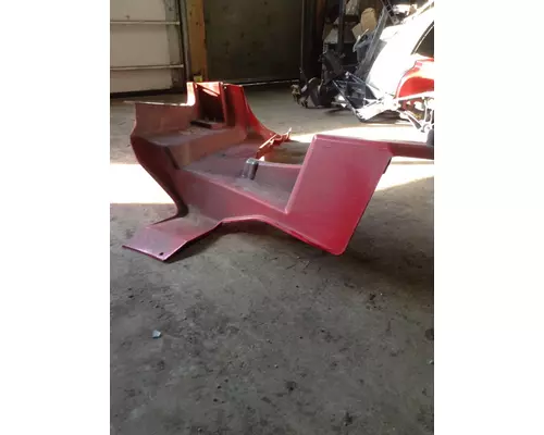 VOLVO VNL Cowl