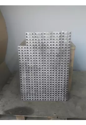 VOLVO VNL DECK (CATWALK) STEP
