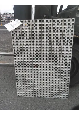 VOLVO VNL DECK (CATWALK) STEP