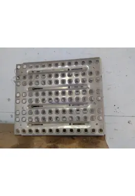 VOLVO VNL DECK (CATWALK) STEP